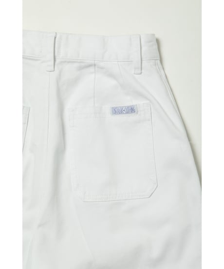 Color half pants / white