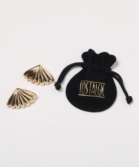 Shell earring / pierce / gold