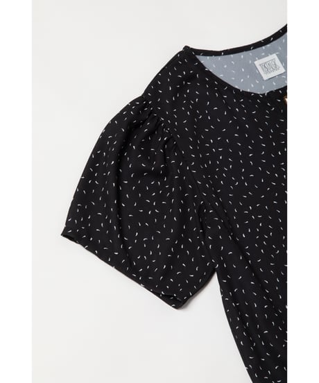 Square buttons dress / black
