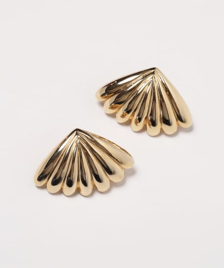 Shell earring / pierce / gold