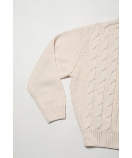 Cable sweater / white