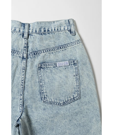 Relaxed denim half pants / acid wash