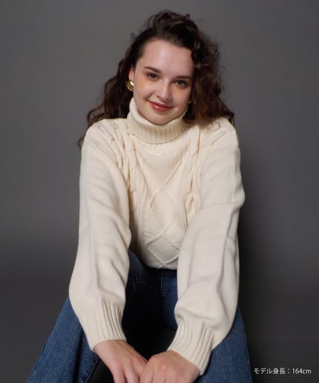 Cable sweater / white