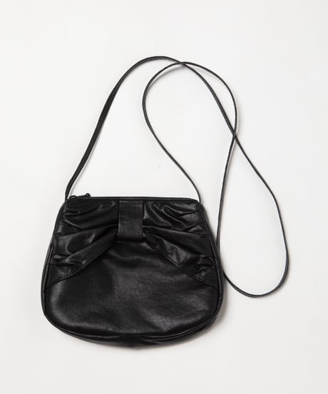 Ribbon leather shoulder bag / black