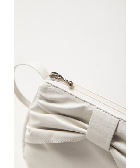 Ribbon leather shoulder bag / white