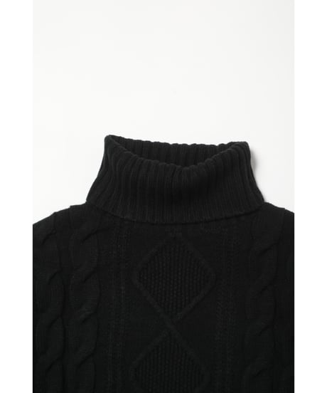 Cable sweater / black