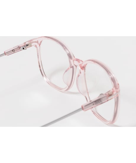Clear glasses / pink