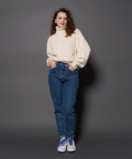Cable sweater / white