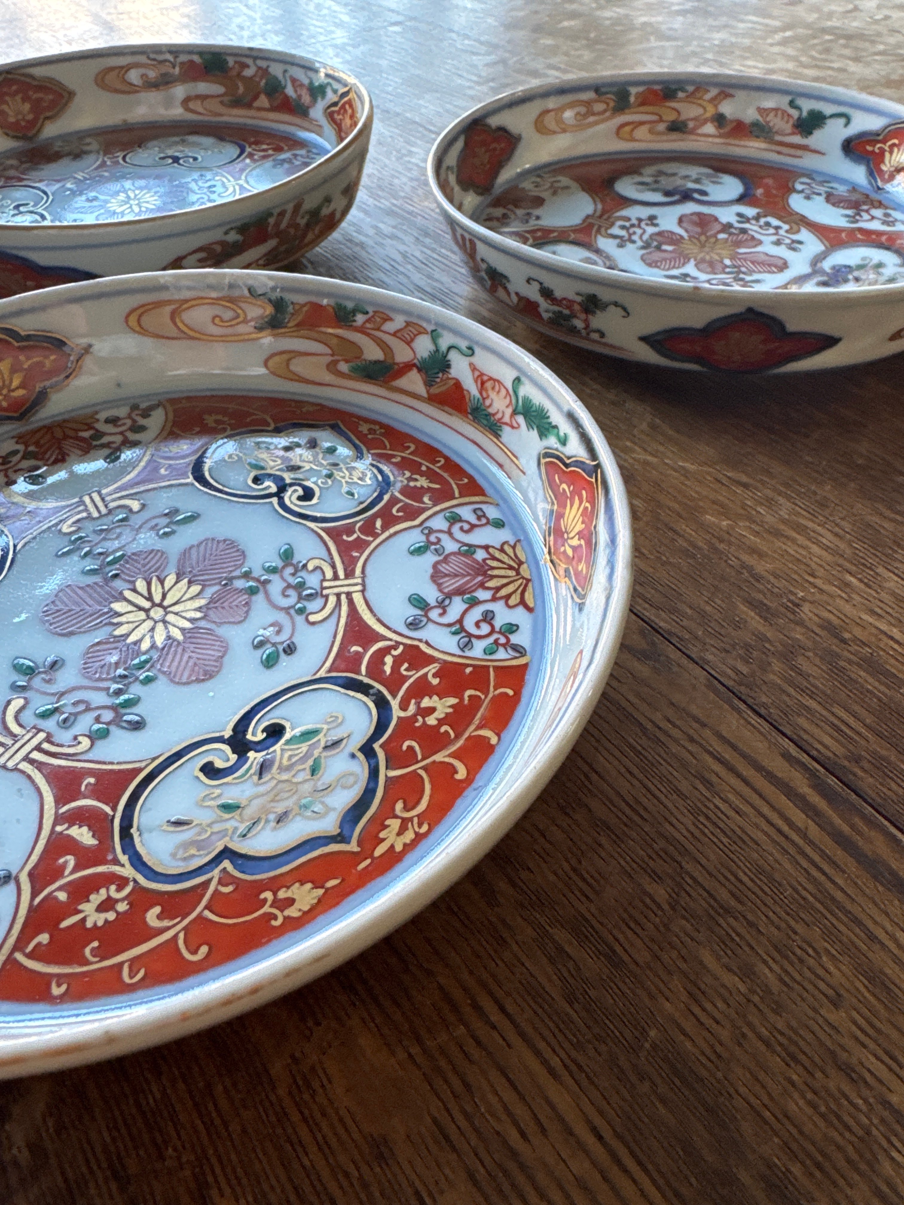 古伊万里 錦手窓絵唐草文五寸皿 5客セット | Kaikaroman ONLINE STORE