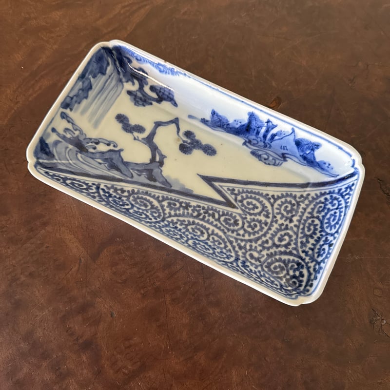 古伊万里 染付片身替り蛸唐草山水文 長皿 1客 | Kaikaroman ONLINE STORE