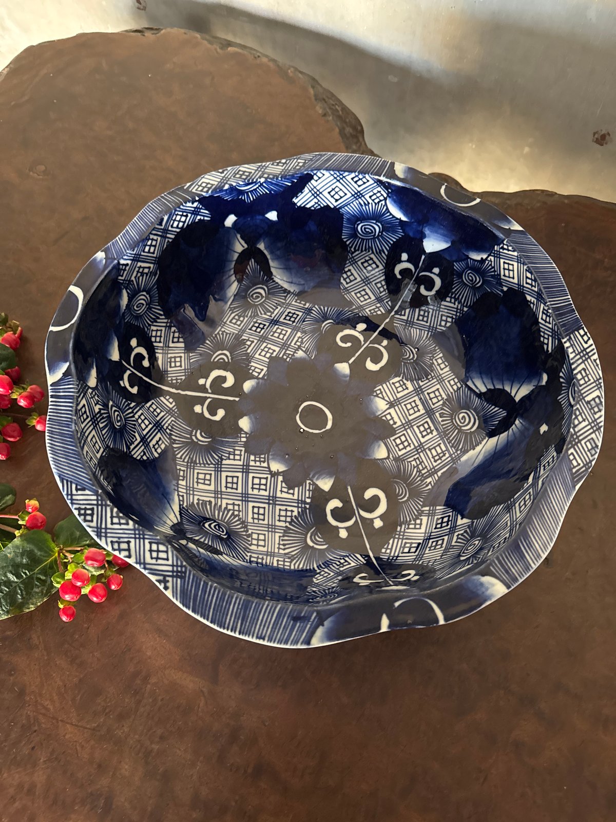 古伊万里 ベロ藍 染付格子に蝶花文 大鉢 | Kaikaroman ONLINE STORE