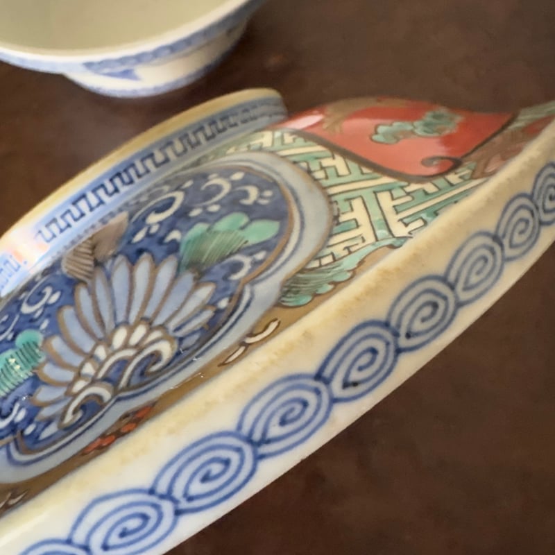 古伊万里　最上手　染錦壽字文蓋物　江戸時代　豪商旧蔵品　細密技巧　古陶を楽しむ 古伊万里 錦手寿字窓絵松鶴吉祥文 喰籠/蓋物 | Kaikaroman ONLINE STORE