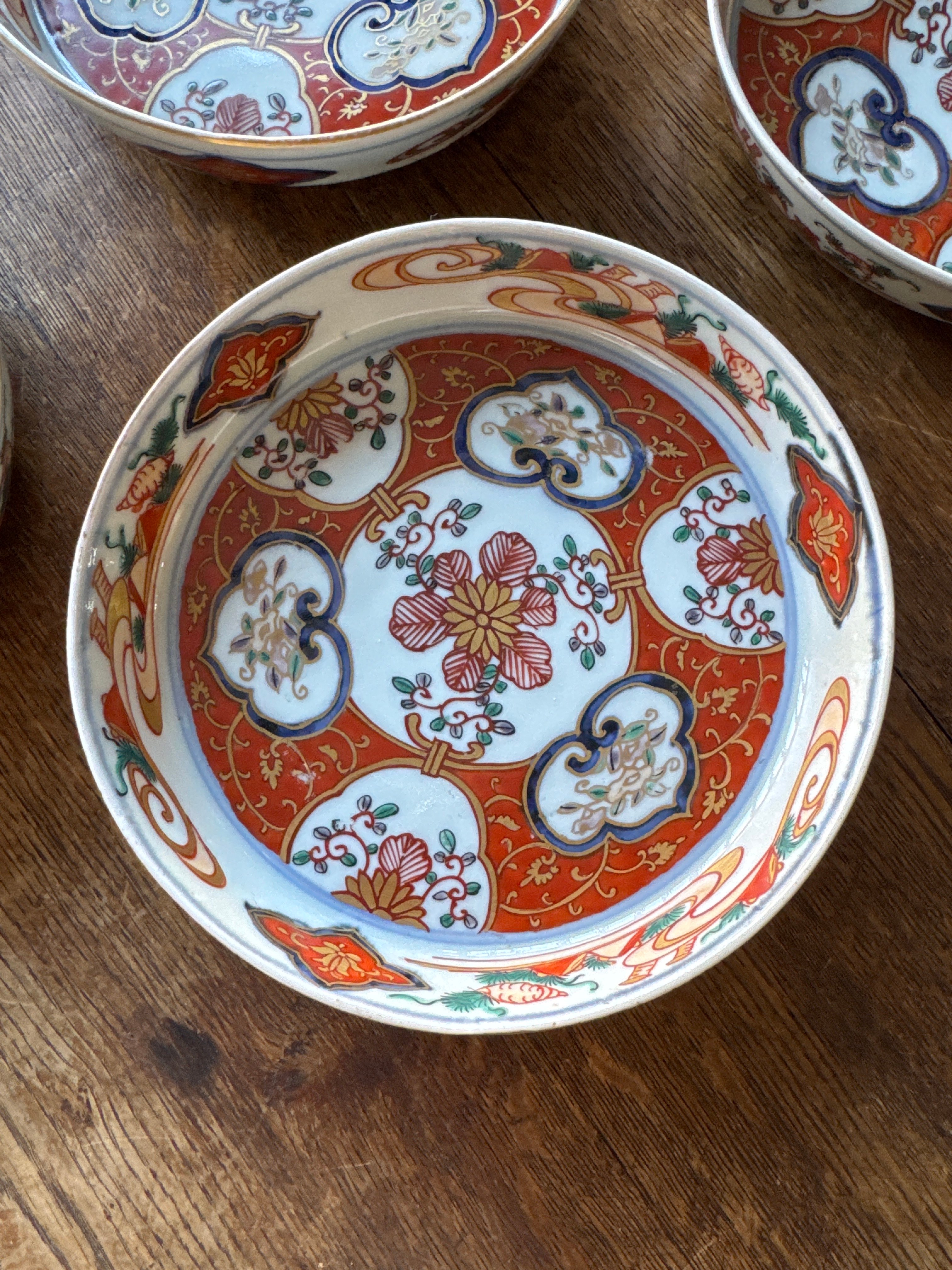 古伊万里 錦手窓絵唐草文五寸皿 5客セット | Kaikaroman ONLINE STORE