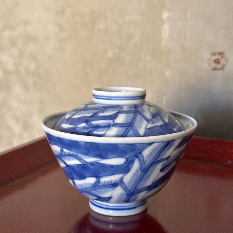 伊万里焼 染付白抜芭蕉葉文 蓋茶碗 1客 | Kaikaroman ONLINE STORE