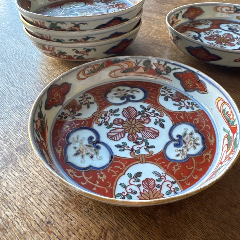 古伊万里 錦手窓絵唐草文五寸皿 5客セット | Kaikaroman ONLINE STORE