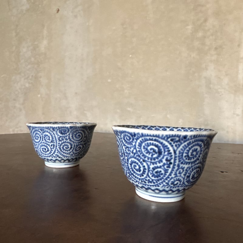 古伊万里　蛸唐草　微塵唐草　染付　成化年製　アンティーク古伊万里　江戸期　2客 古伊万里 染付 微塵唐草 成化年製紋 蓋付茶碗 5客セット - 生活骨董と