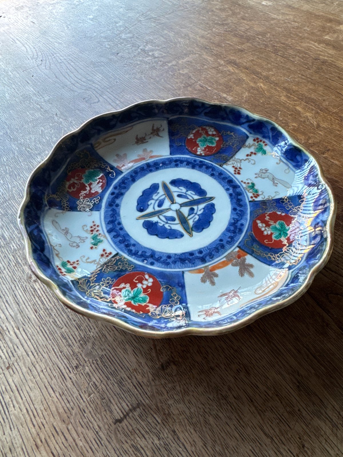 古伊万里 染錦葡萄栗鼠文 輪花七寸皿 1枚 | Kaikaroman ONLINE STORE