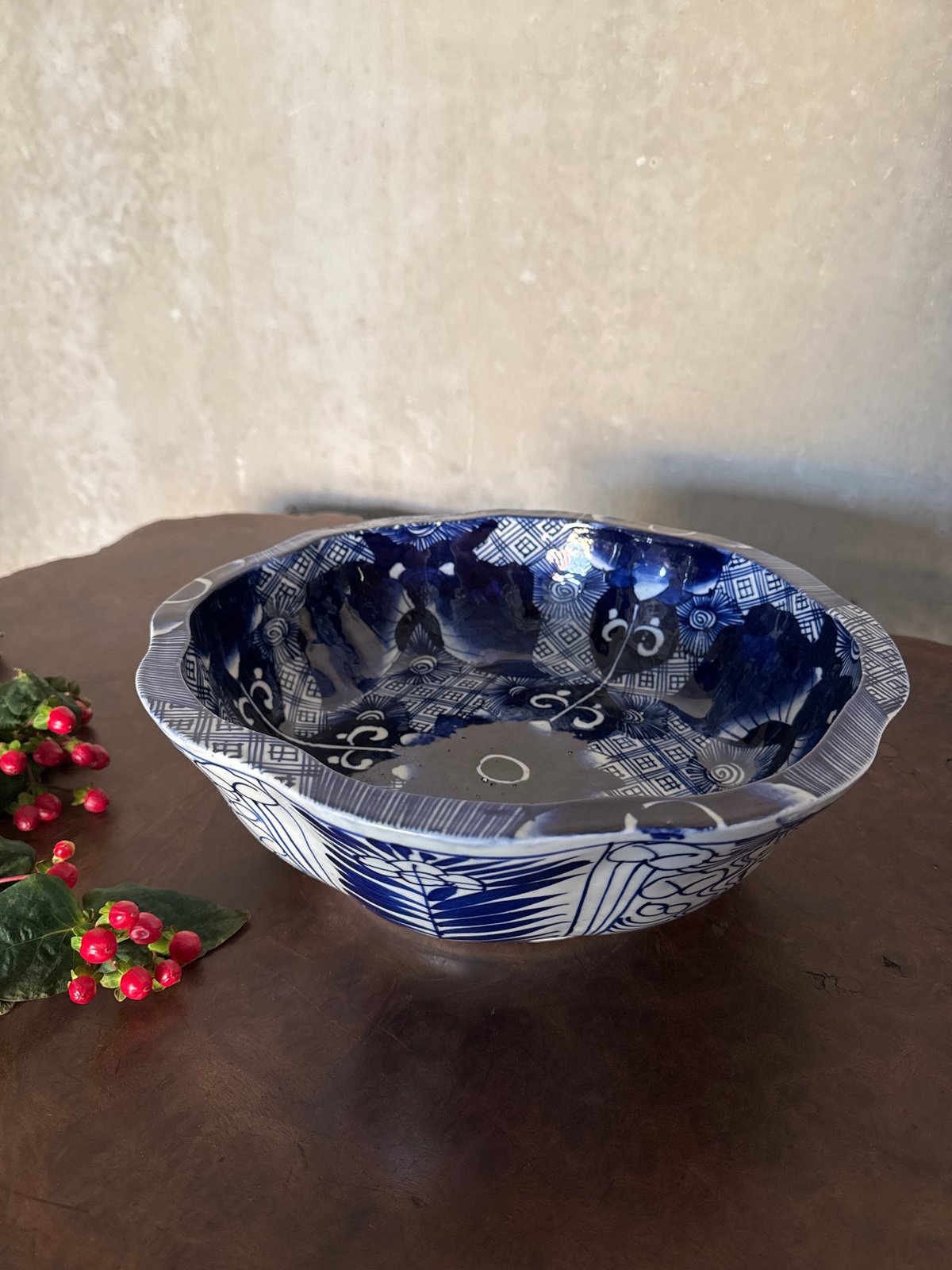 古伊万里 ベロ藍 染付格子に蝶花文 大鉢 | Kaikaroman ONLINE STORE