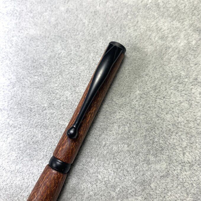 チューリップウッドの回転式ボールペンです。希少価値あり。F チューリップウッドの回転式ボールペンです。希少価値あり。F