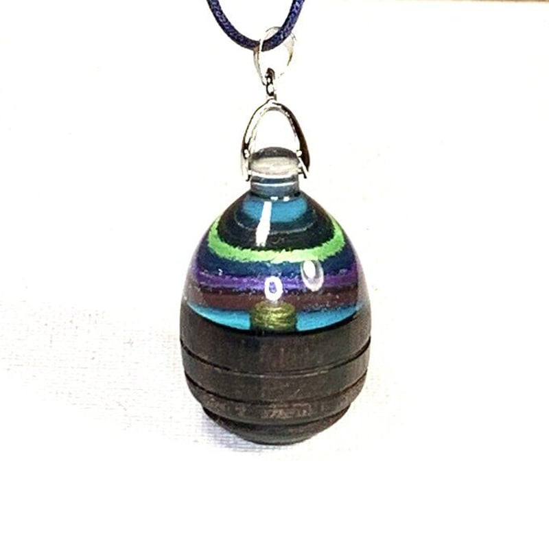 ウッドレジンペンダント：海に沈んだ黄金のジッグラト | アート