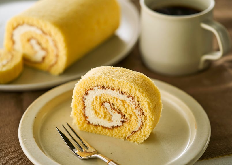 昔ながらのロールケーキ・モカロールケーキ | wataroku（渡六菓子店）