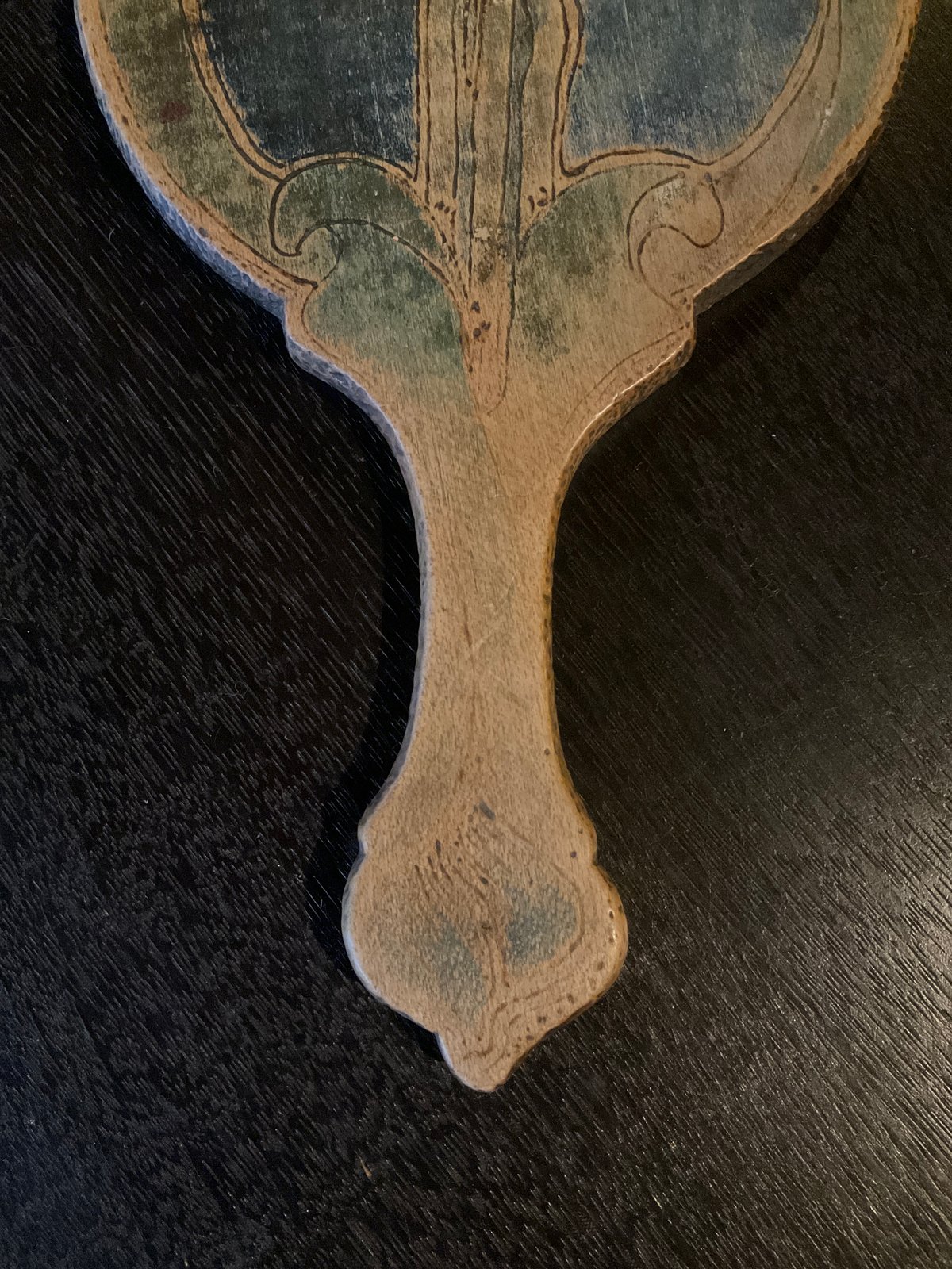 アール・・ヌーヴォーの手鏡 | 書架の周辺