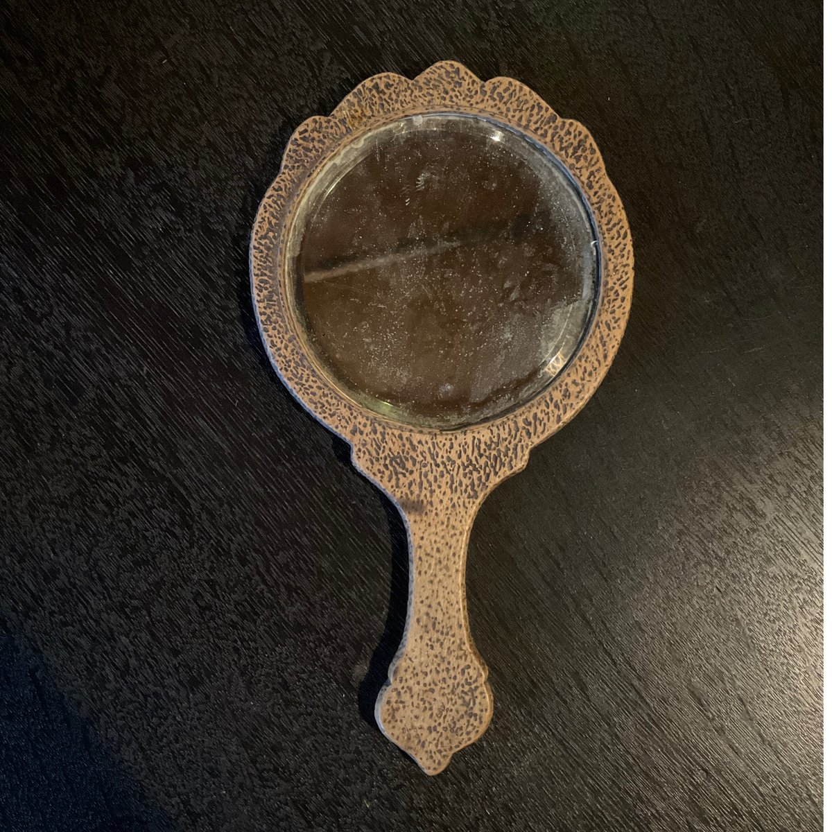 アール・・ヌーヴォーの手鏡 | 書架の周辺