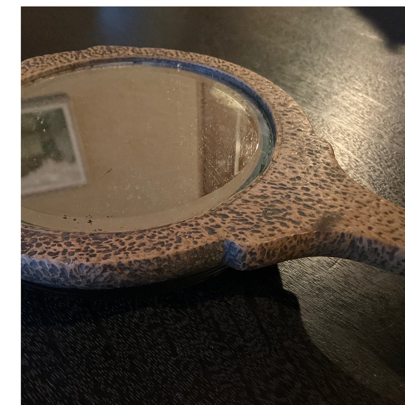 アール・・ヌーヴォーの手鏡 | 書架の周辺