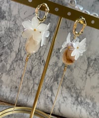 𝒩𝑜.35 ゴールドリングに花ストーンピアス