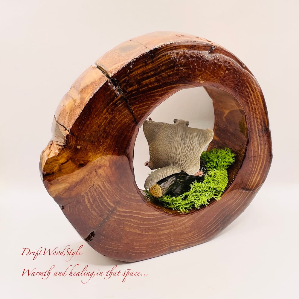 一つ限りの流木アート 羽ばたくエゾモモンガ ジオラマ 流木 フィギュア