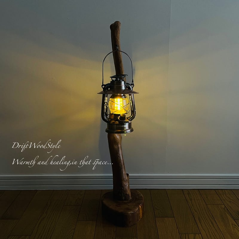 美しい造形を描くSサイズの流木スタンド エアプラントを飾れる置物 N4