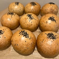 黒ごま白玉粒あんぱん