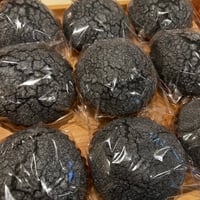 まっ黒メロンぱん