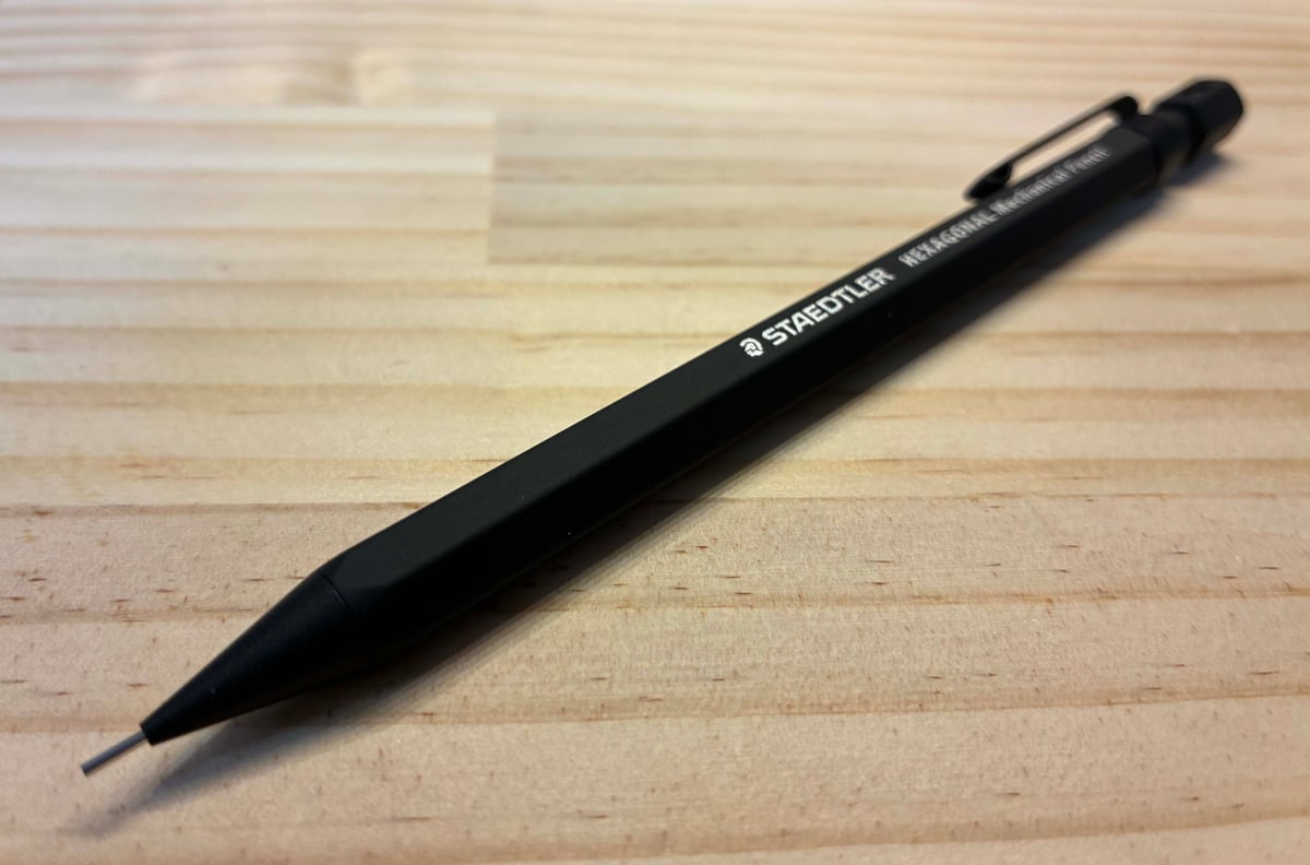 STAEDTLER HEXAGONAL クリーンブラック 925-77 | ナカヤス文具店公