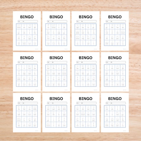 ビンゴ〈Lowercase Alphabet BINGO なぞり小文字ビンゴ〉１３pages