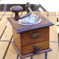 フランス製、Peugeot Freres　T型 " Noyer" コーヒーミル
