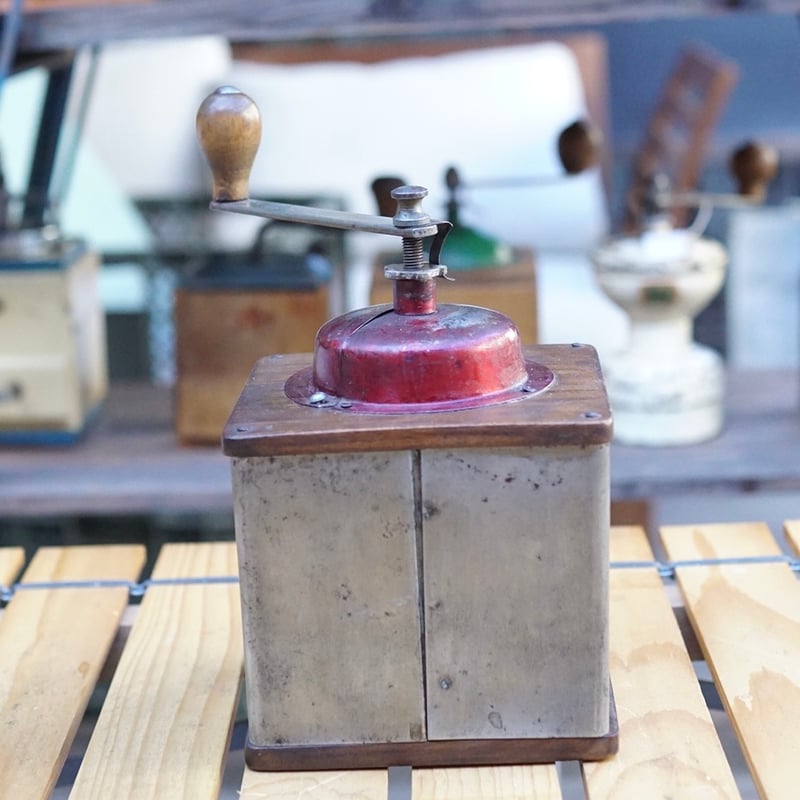 フランス製、GRULET社 金属製のコーヒーミル | 4BEANS COFFEE ROASTERS