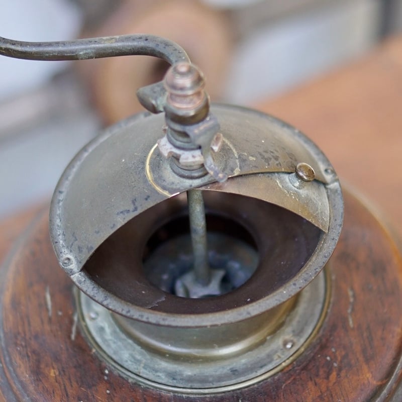 イタリア製 重厚な作りの高級コーヒーミル | 4BEANS COFFEE ROASTERS