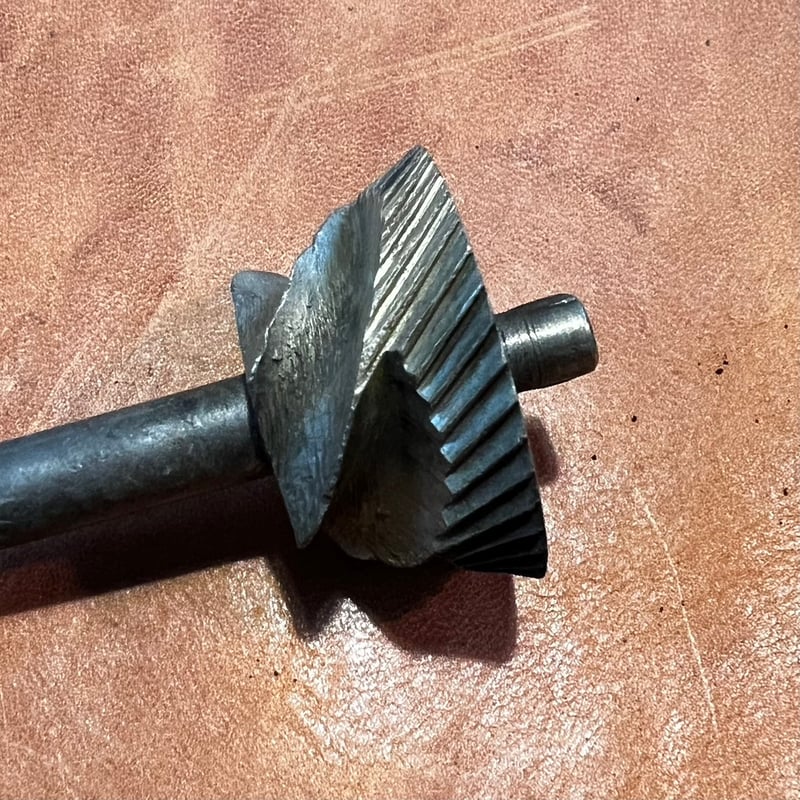 フランス製、GRULET社 金属製のコーヒーミル | 4BEANS COFFEE ROASTERS