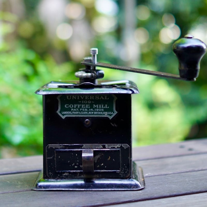 1900's UNIVERSAL No.109 Coffee Mill（Simmons Ha