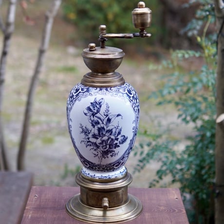 Poland製陶器と真鍮の花柄 antique coffee Mill