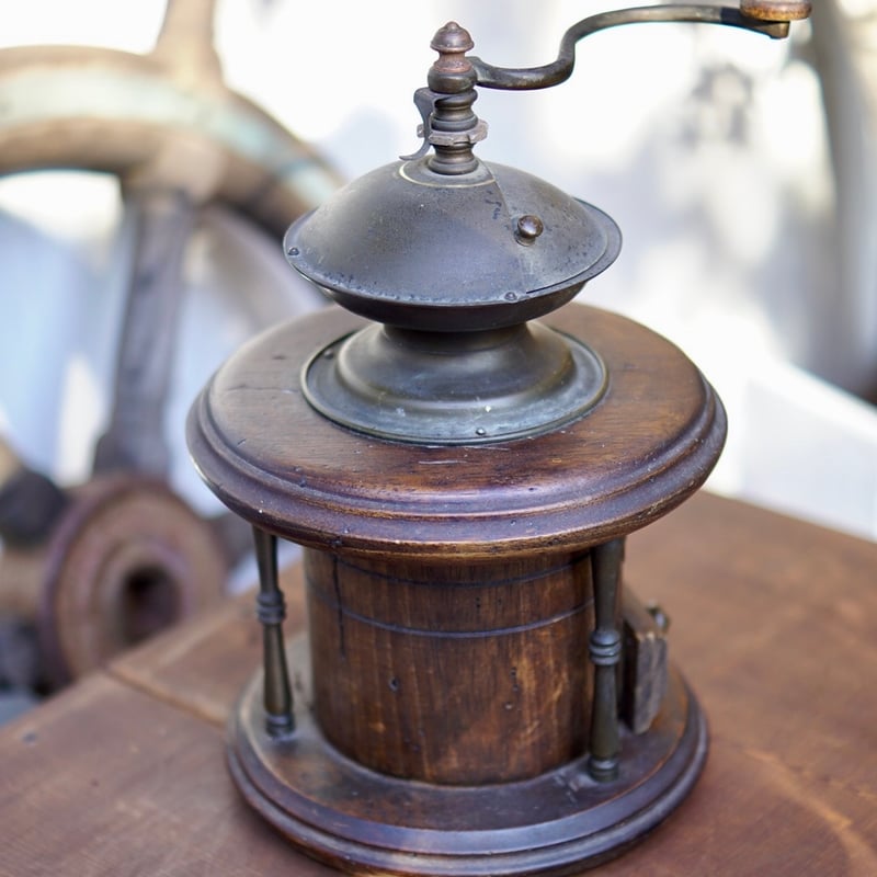 イタリア製 重厚な作りの高級コーヒーミル | 4BEANS COFFEE ROASTERS