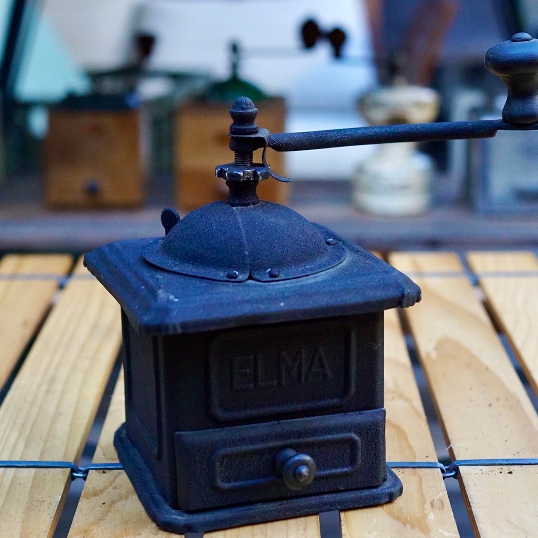 スペイン　ELMA 　コーヒーミル　アンティーク　インテリア小物　撮影小物 スペイン製、希少なマットブラック ELMA コーヒーミル | 4BEANS COFFEE