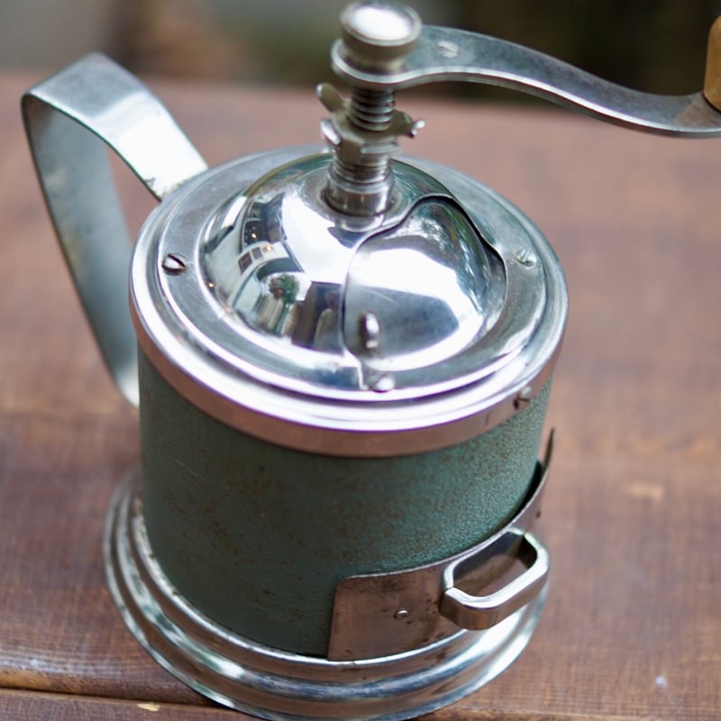 ロシア製の珍しいマグカップ型 コーヒーミル | 4BEANS COFFEE ROASTERS