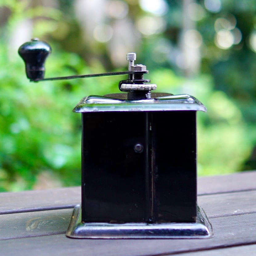 1900's UNIVERSAL No.109 Coffee Mill（Simmons Ha