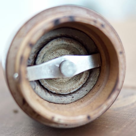 希少な木製のCoffee Pot 型 ハンドコーヒーミル