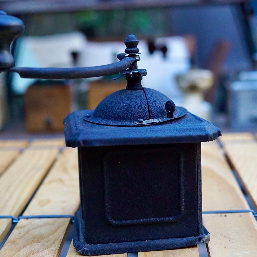 スペイン製、希少なマットブラック ELMA コーヒーミル | 4BEANS COFFEE