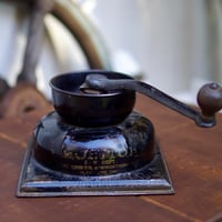 フランス製、鋳造アルミが渋い！希少な、MOULUX社製 コーヒーミル 