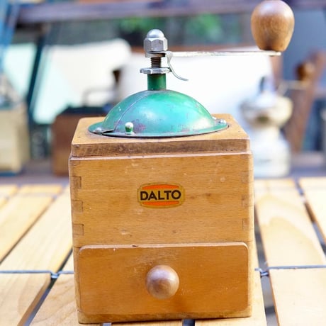 フランス製、グリーン×ウッドの可愛い、DALTO社製 コーヒーミル