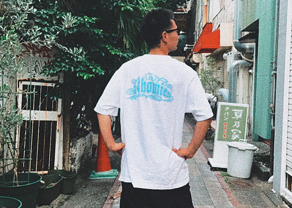 44Homies ロゴプリントTシャツ